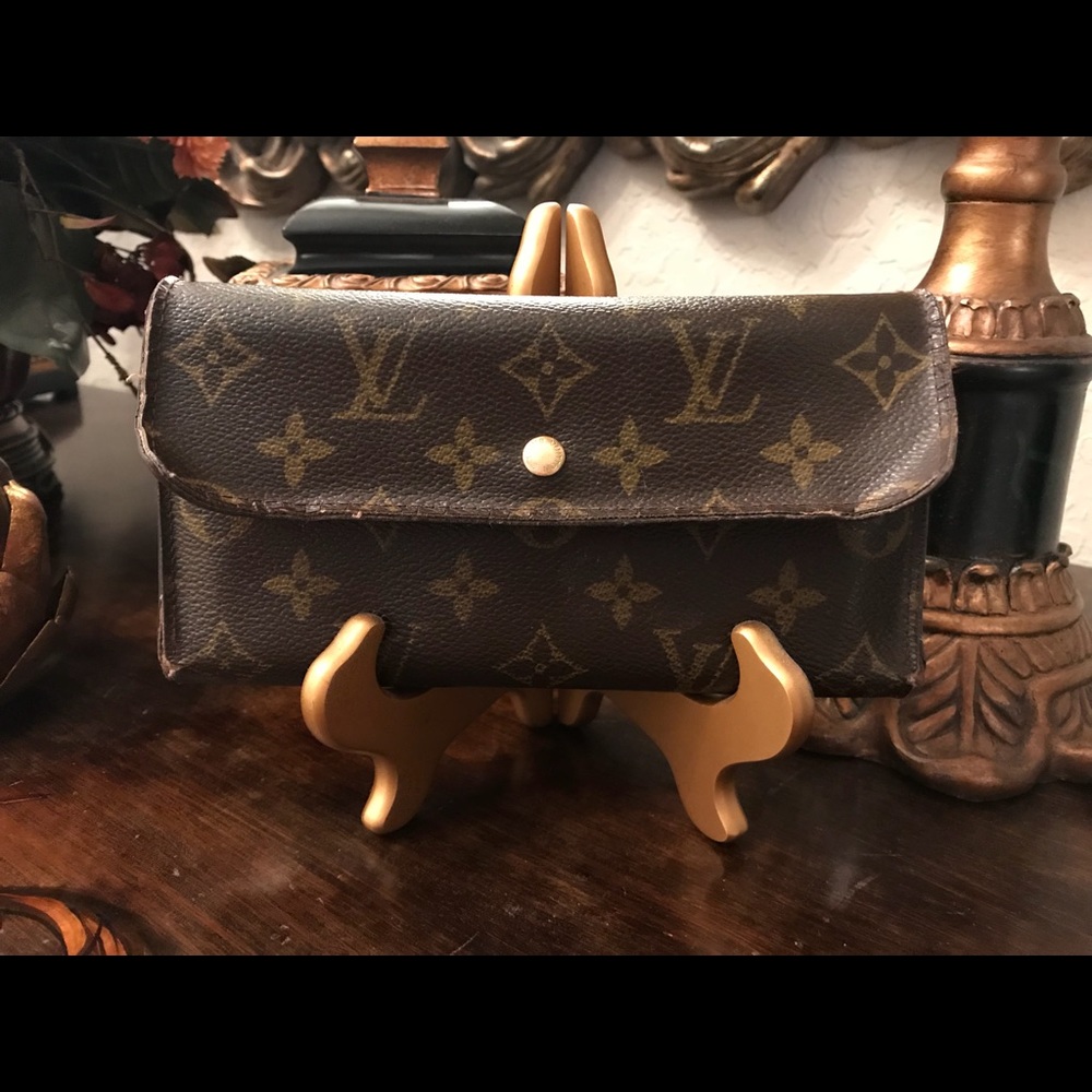 Louis Vuitton Sarah Trifold Wallet